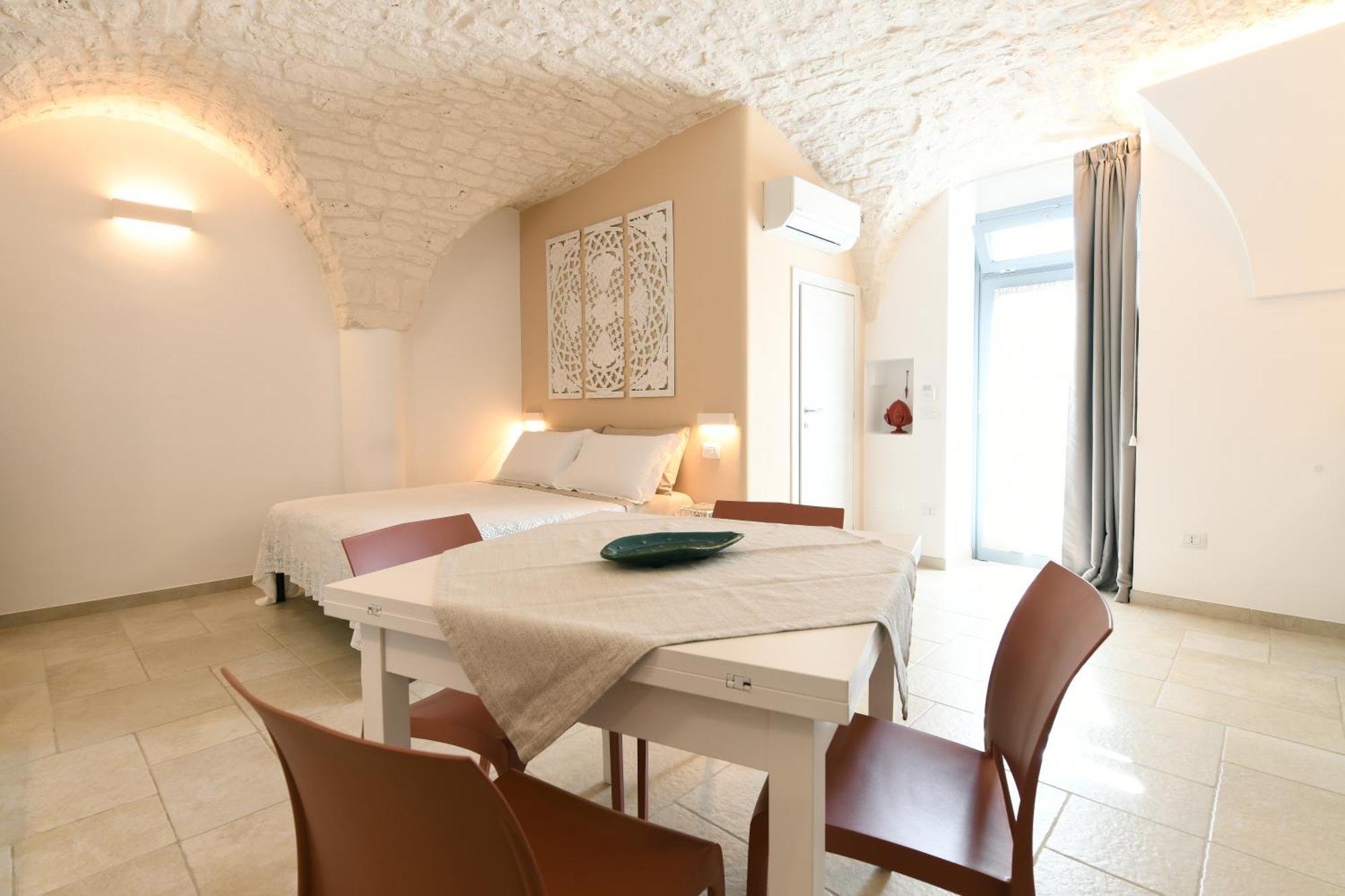La Scala Del Borgo Apartment Cisternino Bagian luar foto