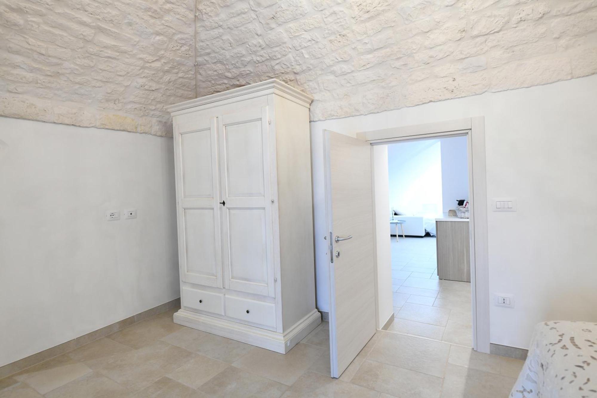 La Scala Del Borgo Apartment Cisternino Bagian luar foto