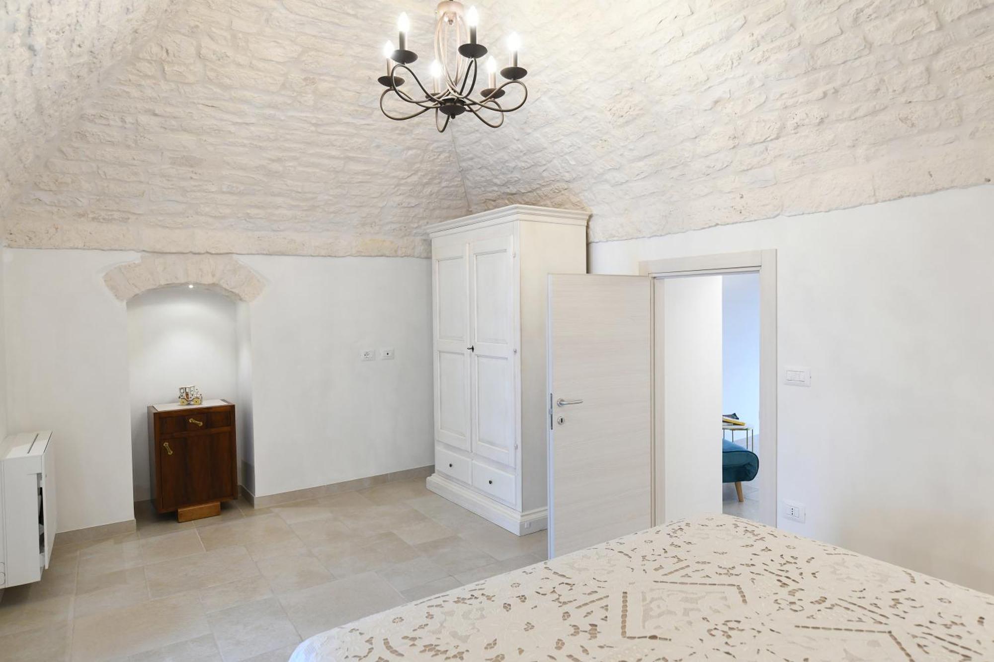 La Scala Del Borgo Apartment Cisternino Bagian luar foto