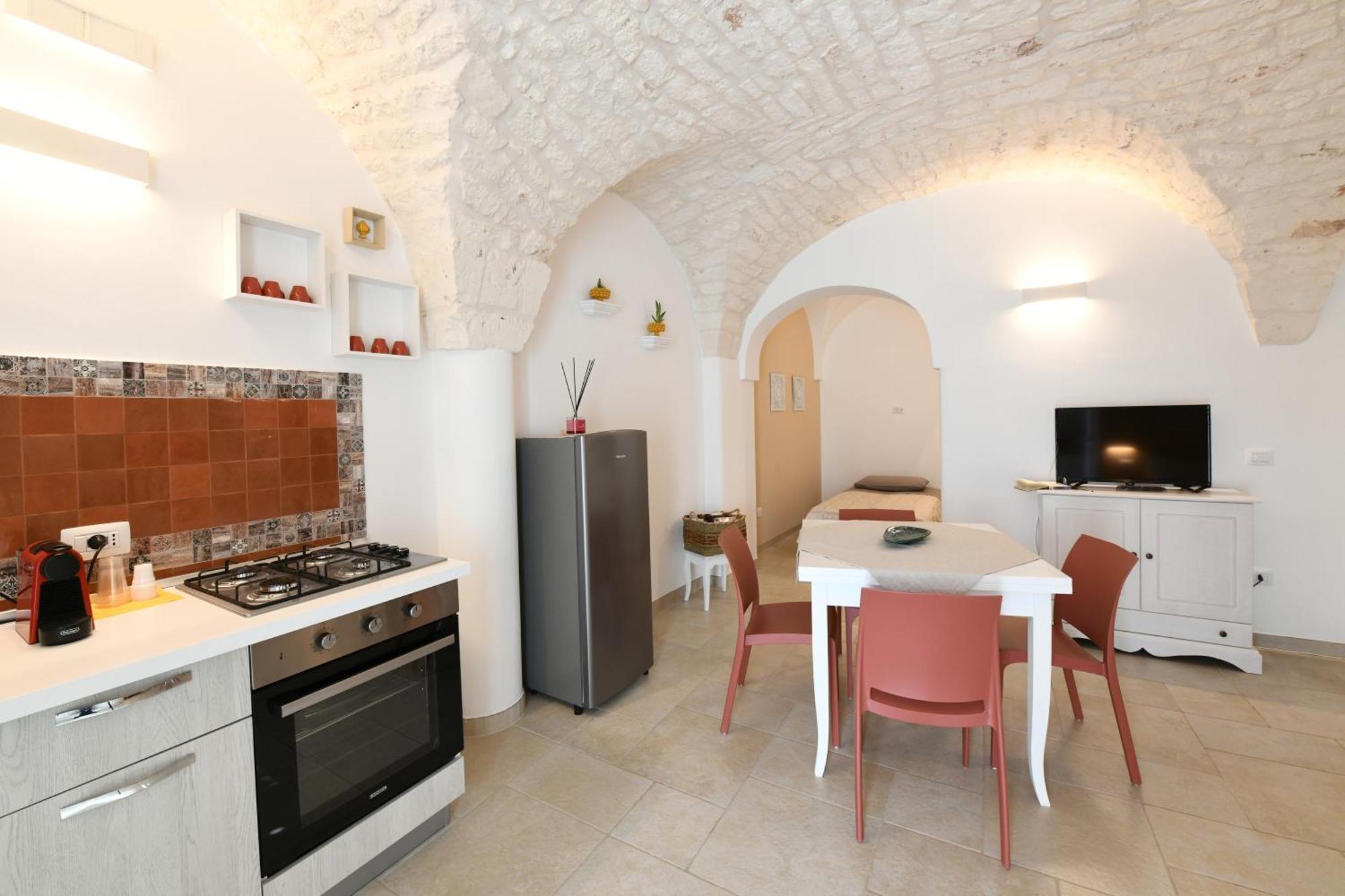 La Scala Del Borgo Apartment Cisternino Bagian luar foto